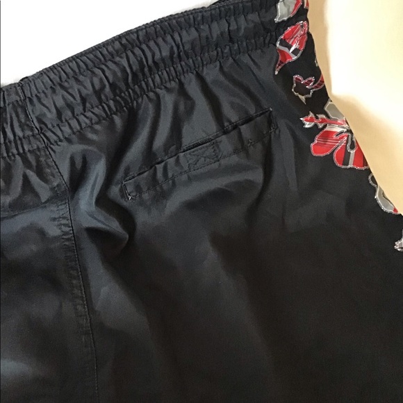 Red Camel trunks - Picture 3 of 5